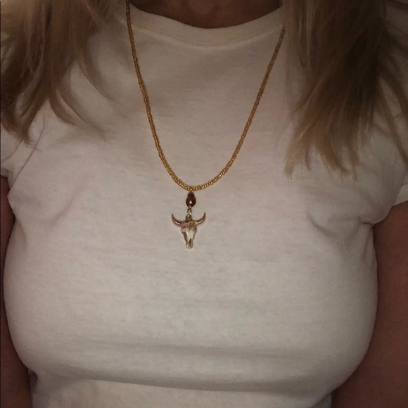 Handmade gold seed-bead, stretch necklace with boho cow skull pendant - Picture 3 of 6